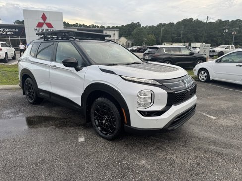 New 2025 Mitsubishi Outlander AWD image 9