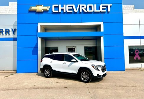 Used 2024 GMC Terrain SLT image 2