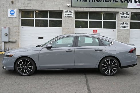 Used 2024 Honda Accord Touring image 2