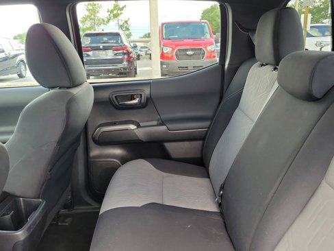 Used 2023 Toyota Tacoma TRD Off-Road image 9