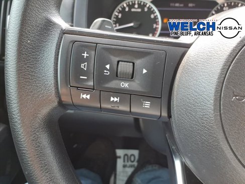 Used 2023 Nissan Pathfinder S image 16