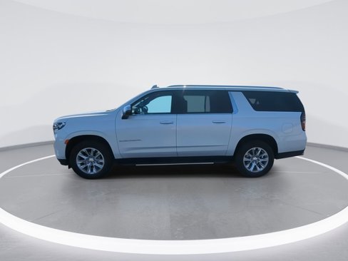 Used 2024 Chevrolet Suburban Premier image 5