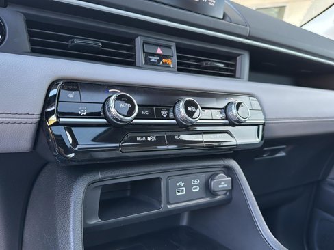 New 2025 Honda Pilot Touring image 22