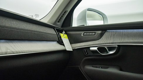 New 2025 Volvo XC90 T8 Plus w/ Protection Package Premier image 30