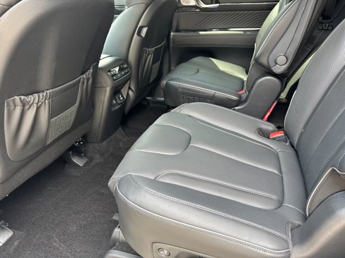 Used 2025 Hyundai Palisade Calligraphy image 21