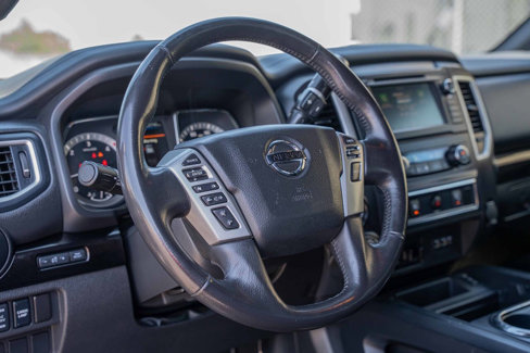 Used 2019 Nissan Titan SV w/ SV Convenience Package image 6