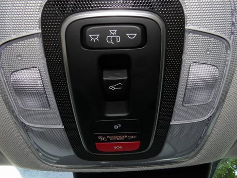 Used 2024 Hyundai Elantra Limited image 41