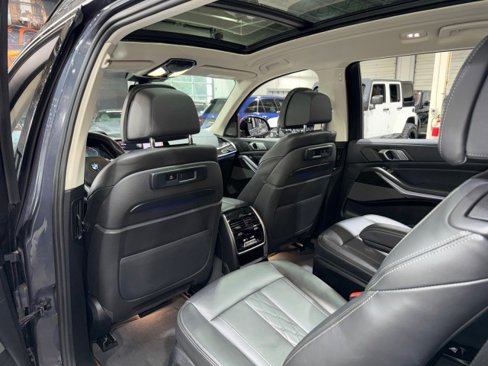 Used 2020 BMW X7 xDrive40i w/ Premium Package image 11