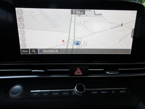 Used 2024 Hyundai Elantra Limited image 34