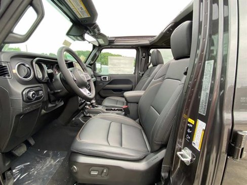 New 2025 Jeep Wrangler Unlimited Sahara w/ Safety Group image 11
