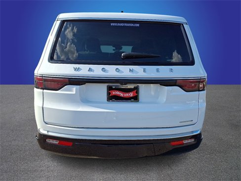 Used 2024 Jeep Wagoneer L Series II w/ Flexible Seating Group image 5