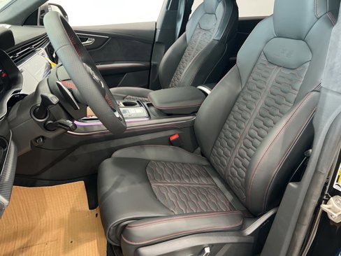 New 2025 Audi RS Q8 performance image 8
