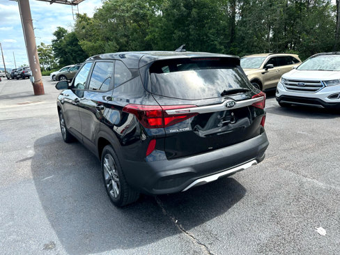 Used 2021 Kia Seltos LX image 7