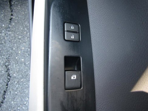 Used 2020 Toyota Camry SE image 31