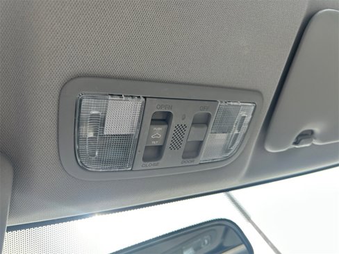 Used 2019 Chrysler Pacifica Touring image 23