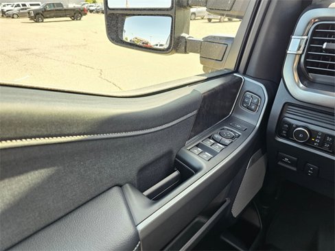 New 2025 Ford F250 Lariat w/ Lariat Ultimate Package image 29
