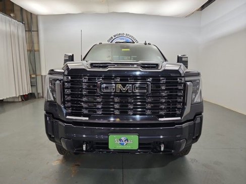 Used 2024 GMC Sierra 2500 Denali Ultimate w/ Snow Plow Prep/Camper Package image 13