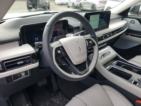 New 2025 Lincoln Aviator Reserve w/ Equipment Group 201A image 13