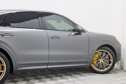 Used 2024 Porsche Cayenne S image 12