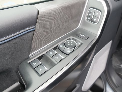 New 2025 Ford F250 Platinum image 16