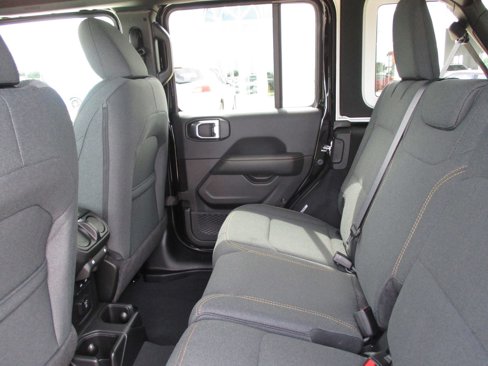 New 2024 Jeep Wrangler Unlimited Sahara w/ Technology Group image 37