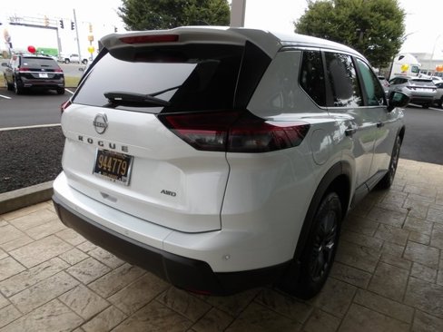 Certified 2024 Nissan Rogue S image 7