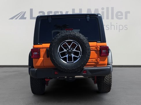 New 2025 Jeep Wrangler Unlimited Rubicon w/ Steel Bumper Group image 4