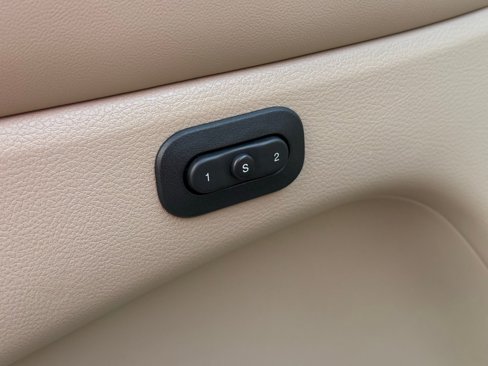 Used 2019 Jeep Grand Cherokee Limited image 16