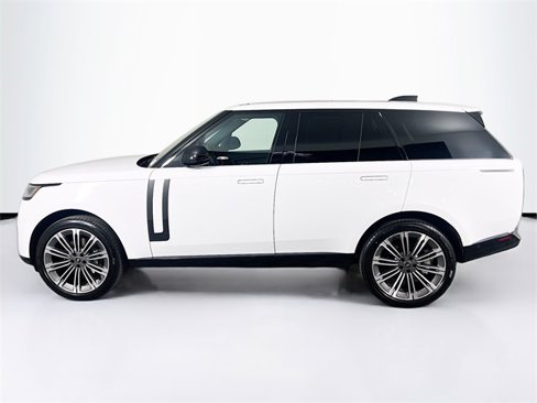 Used 2025 Land Rover Range Rover SE image 4