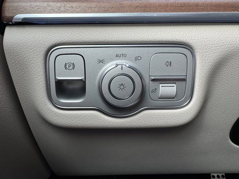 New 2026 Mercedes-Benz GLS 450 4MATIC image 8