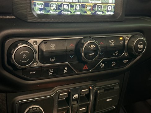 Certified 2021 Jeep Wrangler Unlimited Sahara image 20
