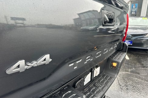 Used 2022 Toyota Tacoma SR5 image 11