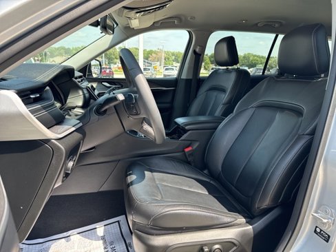 Used 2023 Jeep Grand Cherokee L Limited image 12