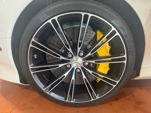 Used 2015 Aston Martin DB9 Coupe image 13