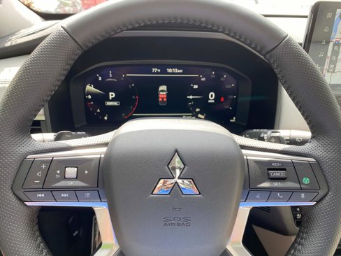 New 2025 Mitsubishi Outlander AWD image 12