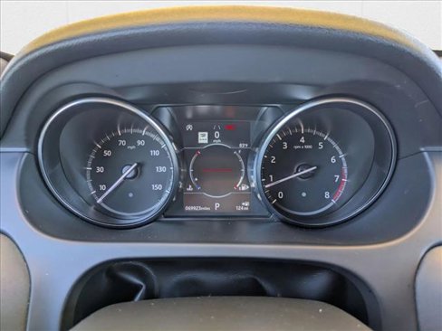Used 2018 Land Rover Discovery Sport HSE image 11