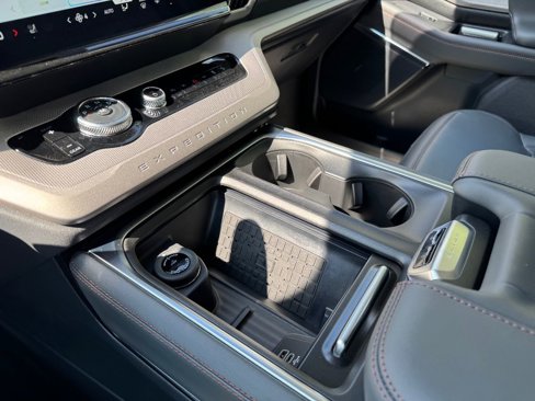 New 2025 Ford Expedition Active image 19