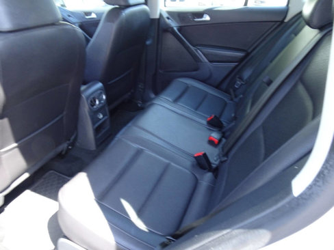 Used 2017 Volkswagen Tiguan S image 24