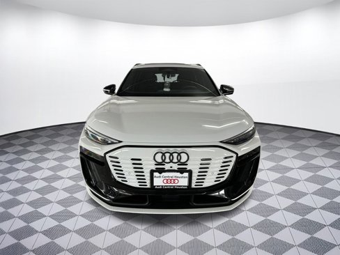 New 2025 Audi SQ6 e-tron Prestige image 6