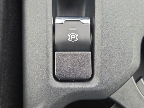 Certified 2025 Subaru Forester image 27