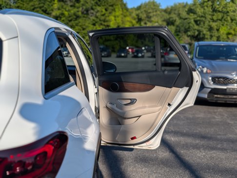 Used 2022 Mercedes-Benz GLC 300 4MATIC image 37