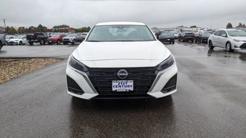 Used 2025 Nissan Altima 2.5 S image 2