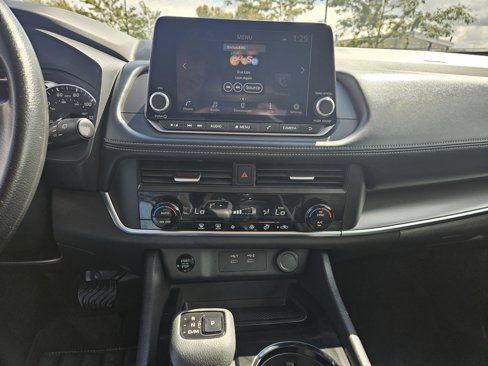 Used 2024 Nissan Rogue SV image 21