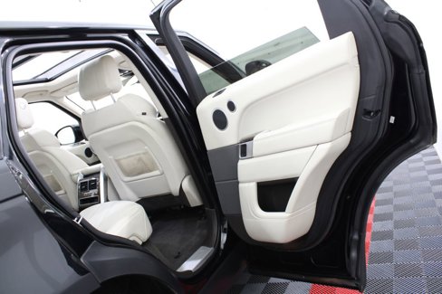 Used 2017 Land Rover Range Rover Sport HSE image 17