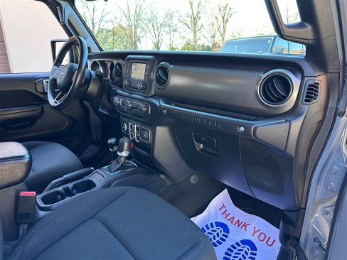 Used 2019 Jeep Wrangler Unlimited Sport S image 38