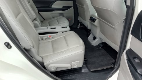 Used 2015 Toyota Highlander Limited Platinum image 11