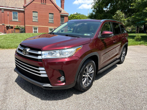 Used 2017 Toyota Highlander XLE image 3