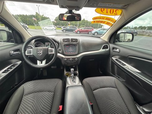 Used 2019 Dodge Journey SE image 13