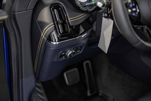 Used 2025 Aston Martin DBX 707 image 22