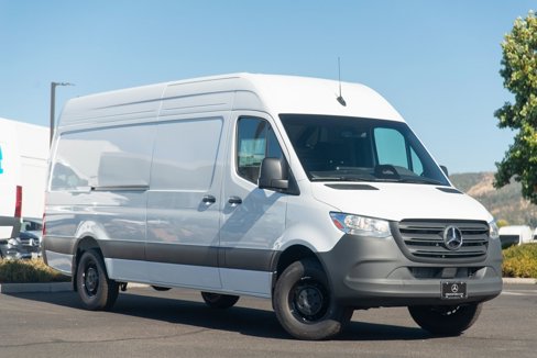 Used 2025 Mercedes-Benz Sprinter 2500 image 3